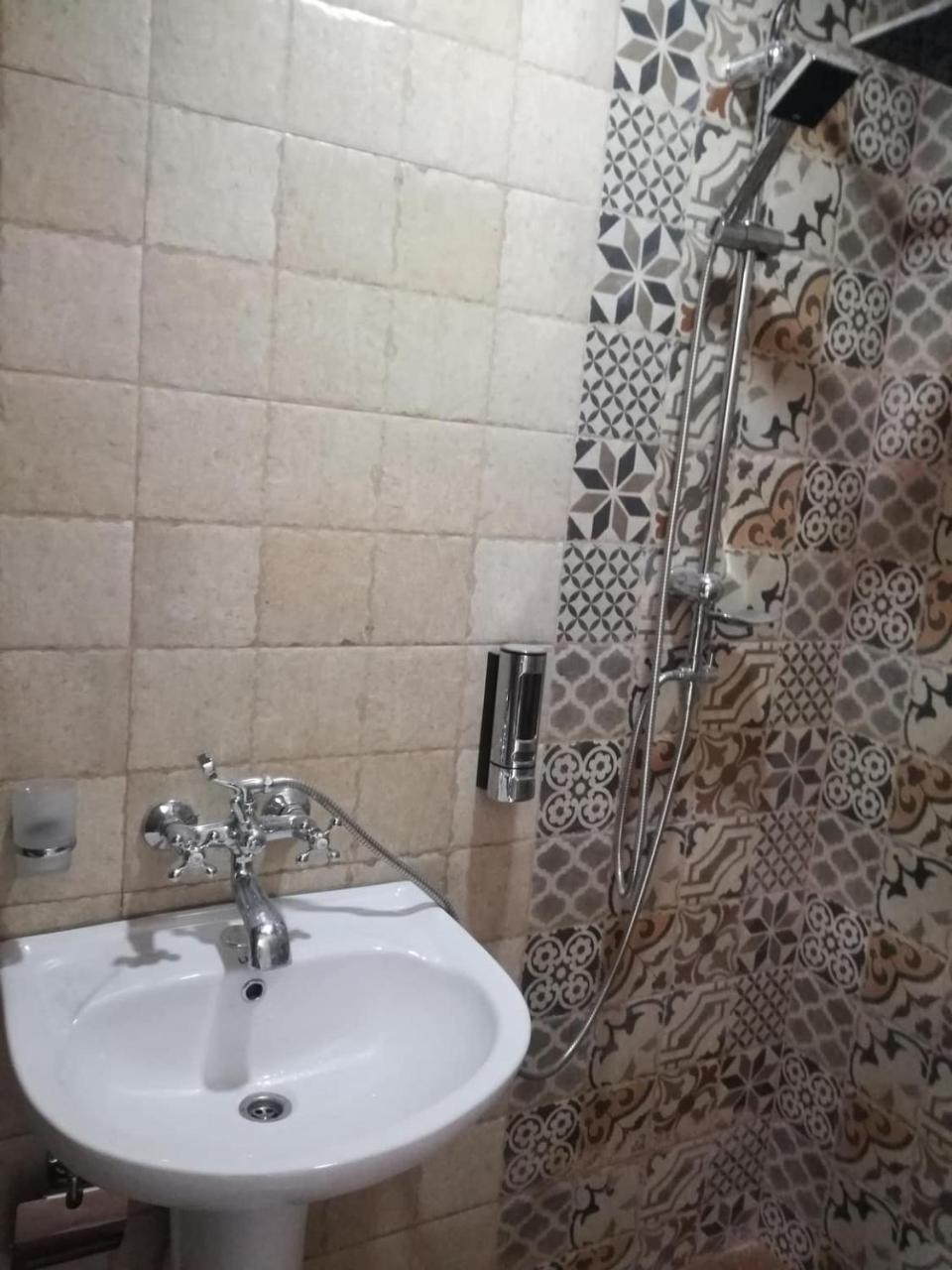 Hotel G32 à Tbilissi Extérieur photo